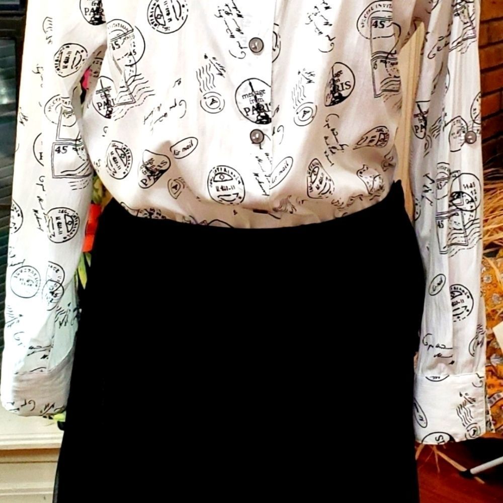 Michka shirt. Hi low white with black comics. (Ķ